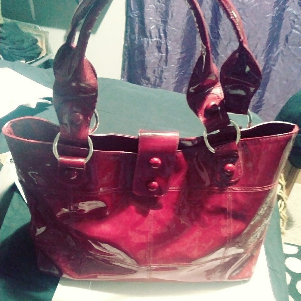 Shiny Red Purse!!